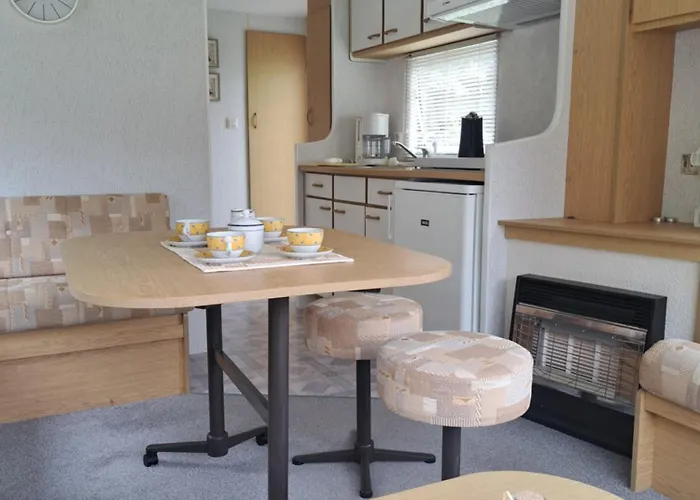 Semesterbostad Wilcza 4 Bezowy Ulinia